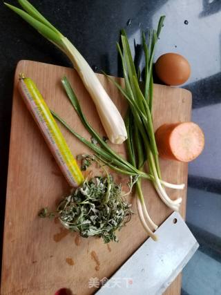 茵陈时蔬饼“春季野菜”的做法步骤：1