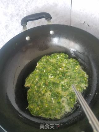 茵陈蒜苗炒鸡蛋”春季野菜”的做法步骤：5