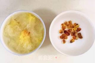 牛奶桃胶银耳羹的做法步骤：1