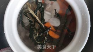 胡萝卜马蹄菜干汤的做法步骤：3