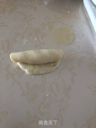 蛋黄酥的做法步骤：4