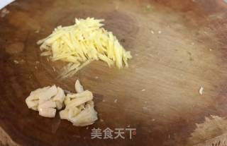 红烧扁鱼的做法步骤：2