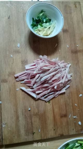 爆炒蒜苔的做法步骤：2