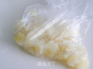 宝宝爱吃的鳕鱼土豆饼的做法步骤：2
