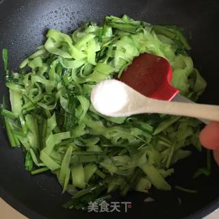韭菜炒莴笋的做法步骤：6