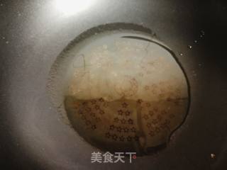 青椒炒鱿鱼须的做法步骤：7