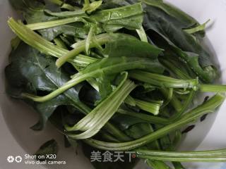 菠菜蛋花汤的做法步骤：1