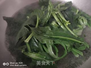菠菜蛋花汤的做法步骤：3