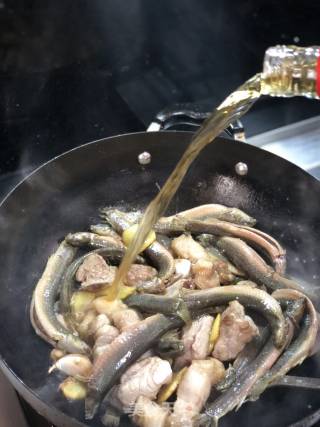 泥鳅烧肉的做法步骤：9