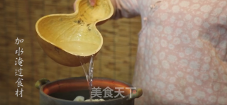 潮音潮人：莲藕花生猪骨汤的做法步骤：3