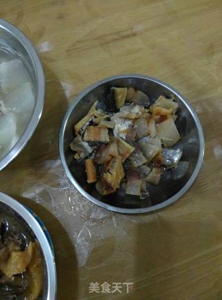 腊肉蒸鱼干的做法步骤：1