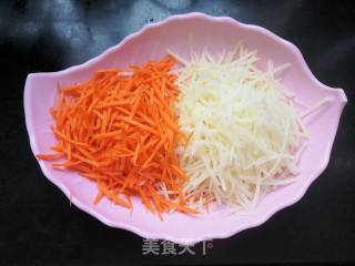 胡萝卜土豆双蒸的做法步骤：2