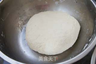 韭菜馅水饺的做法步骤：1