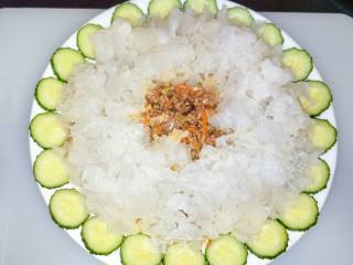 牡丹肉酿银耳的做法步骤：7