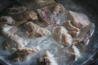 人参枸杞红枣排骨汤 补气血、强身健体的做法步骤：3