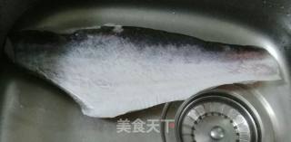 木耳炖鱼汤的做法步骤：1