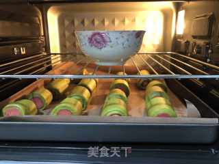 抹茶热狗肠面包的做法步骤：16