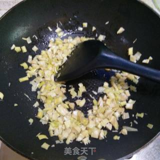 #便当#酸豆角炒笋丁的做法步骤：2
