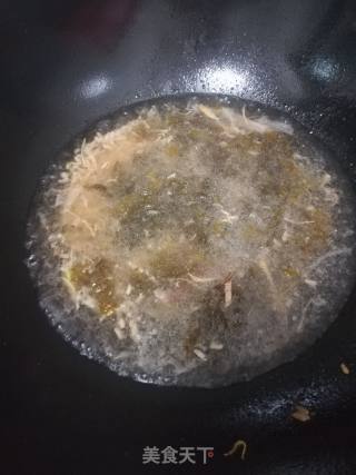 糟姜咸菜牛肉汤的做法步骤：2