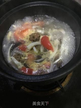 菌菇粉丝藕丸煲的做法步骤：3