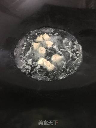 川贝枇杷瘦肉汤的做法步骤：2