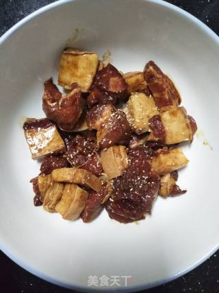 粉蒸肉橙皮盏的做法步骤：1