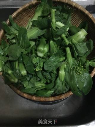 虾香白菜苔的做法步骤：1