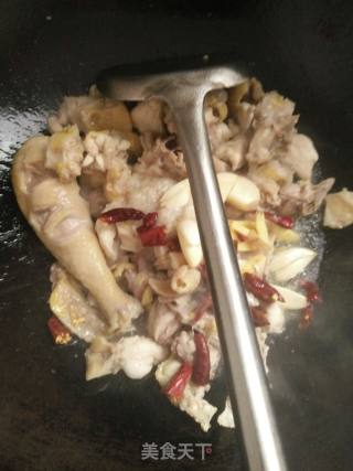 木耳红烧鸡的做法步骤：6