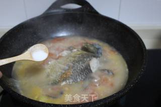 番茄鲫鱼汤的做法步骤：11