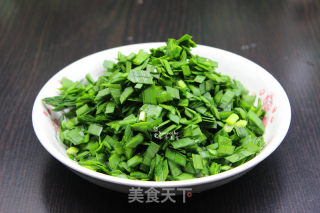 韭菜鸡蛋饼的做法步骤：2