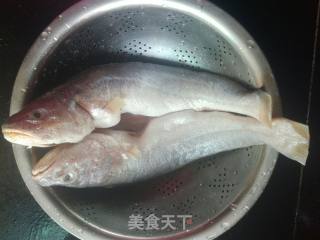 红烧黄鱼的做法步骤：1