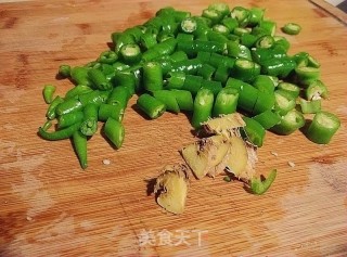 剁椒黄鱼的做法步骤：3