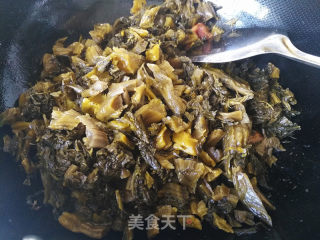 酸菜炒春笋的做法步骤：7