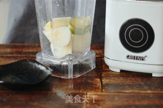 牛油果、雪梨、酸奶配一脸的做法步骤：4