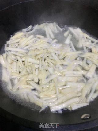 三鲜汤的做法步骤：2