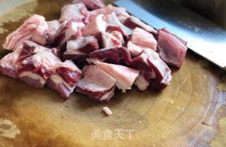 番茄胡萝卜炖牛腩的做法步骤：1