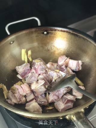 番茄胡萝卜炖牛腩的做法步骤：4