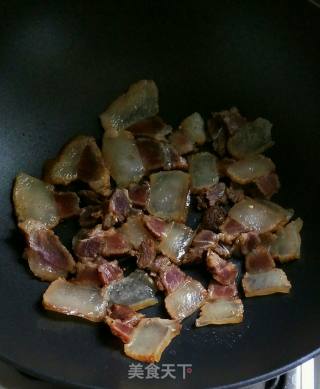 小笋炒腊肉的做法步骤：3