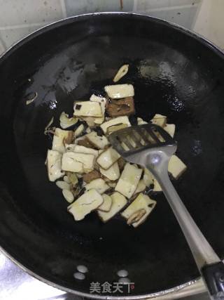 韭苔炒香干的做法步骤：6
