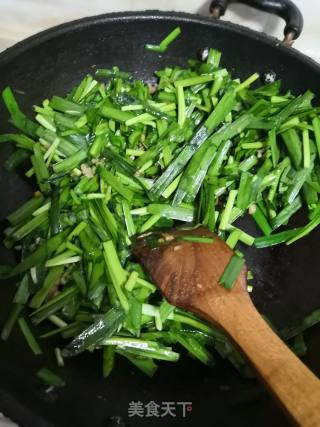 韭菜炒豆腐干的做法步骤：3