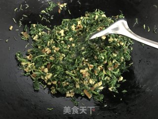 脆皮干马兰头的做法步骤：9