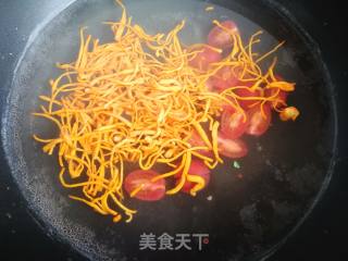 虫草花火腿清汤龙须面的做法步骤：5