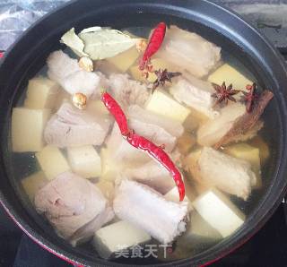 清炖排骨汤的做法步骤：2