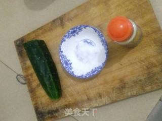 孜然黄瓜的做法步骤：1