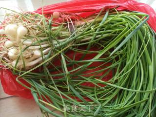 野葱鸡蛋卷的做法步骤：1