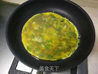 野葱鸡蛋卷的做法步骤：8