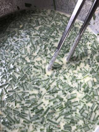 野葱鸡蛋饼的做法步骤：7