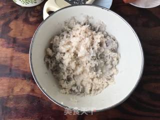 宝宝辅食～磷虾藕饼的做法步骤：2