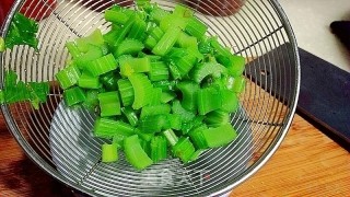 孜然羊杂的做法步骤：8