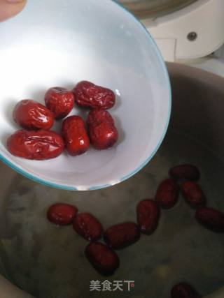 美颜银耳羹的做法步骤：3